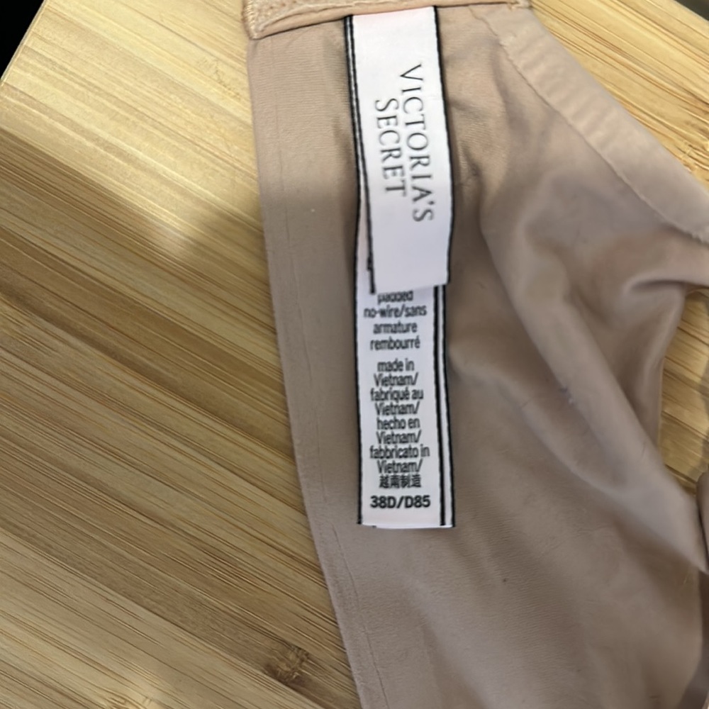 Euc Vs Wireless Convertible Bra - image 7